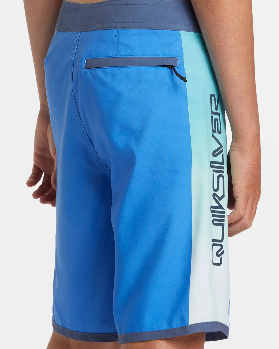 Quiksilver Boardshorts>Boys 8-16 Everyday Holmes 17" Boardshorts NEBULASBLUE