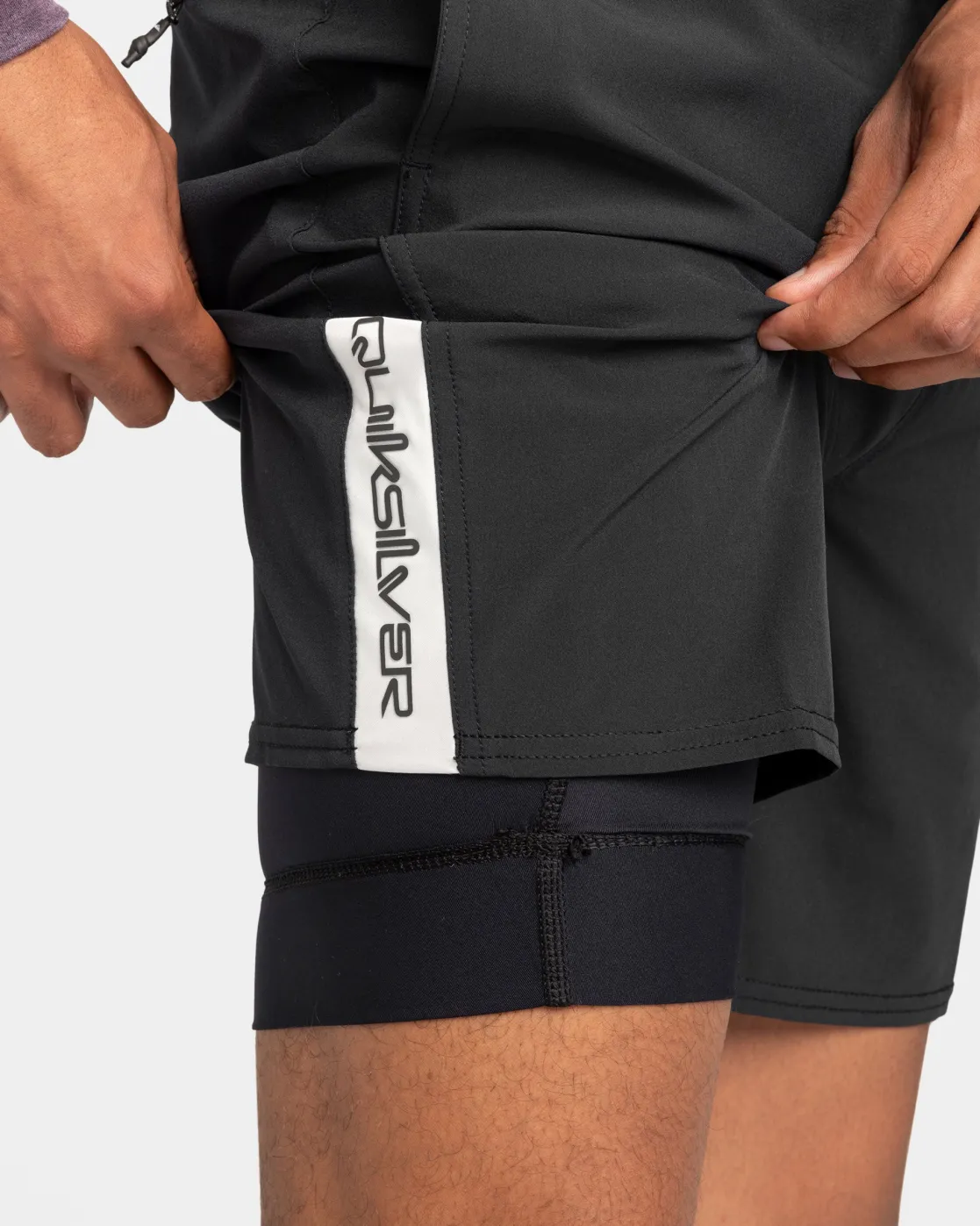 Quiksilver Shorts & Amphibians>Omni 17" Training Shorts BLACK